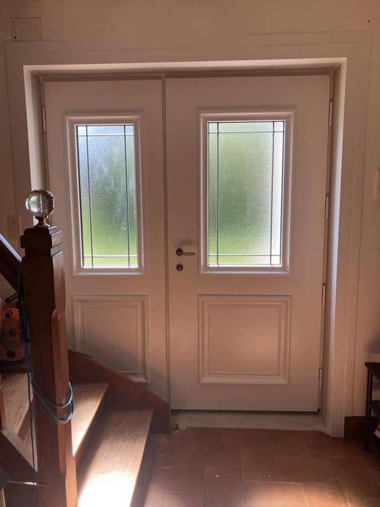 Porte d'entrée en aluminium blanc